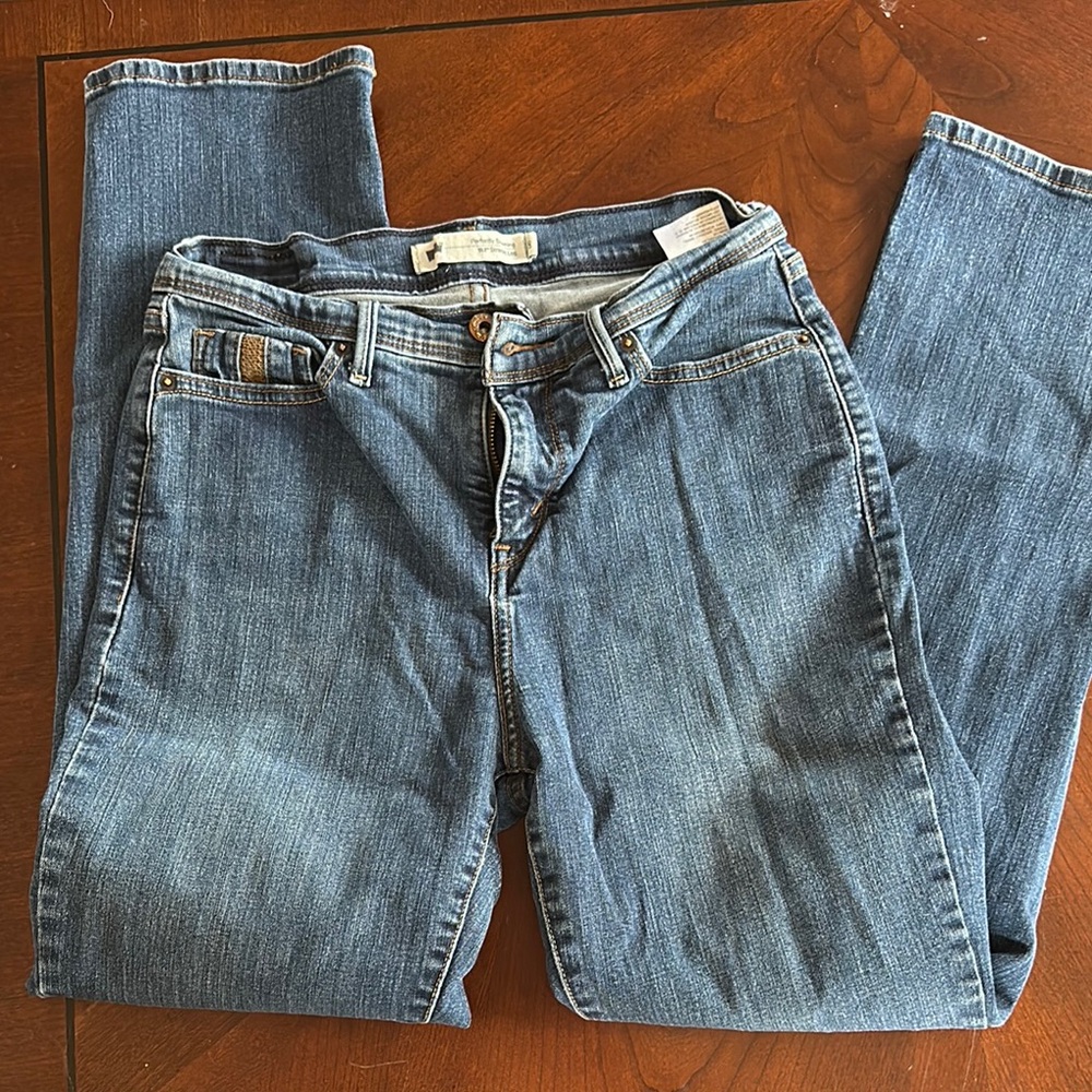 Levi’s Perfectly Slimming 512 Straight Leg